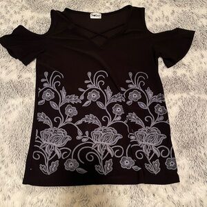 Short sleeve cutout top